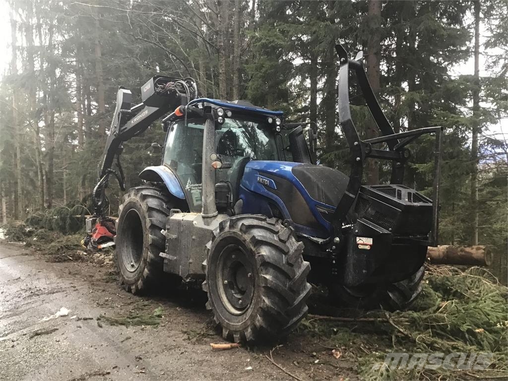 Nisula 500 H mit Valtra T174D Outro