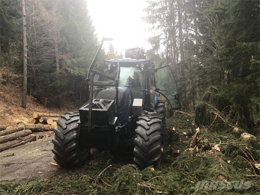 Nisula 500 H mit Valtra T174D Outro