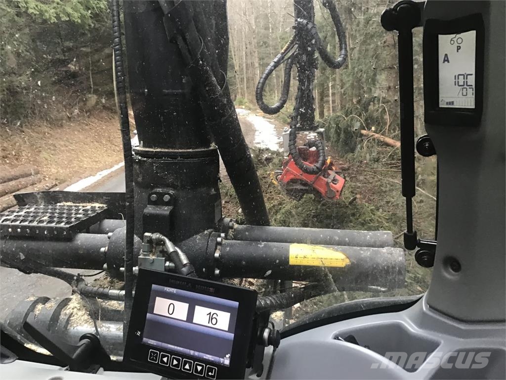 Nisula 500 H mit Valtra T174D Outro