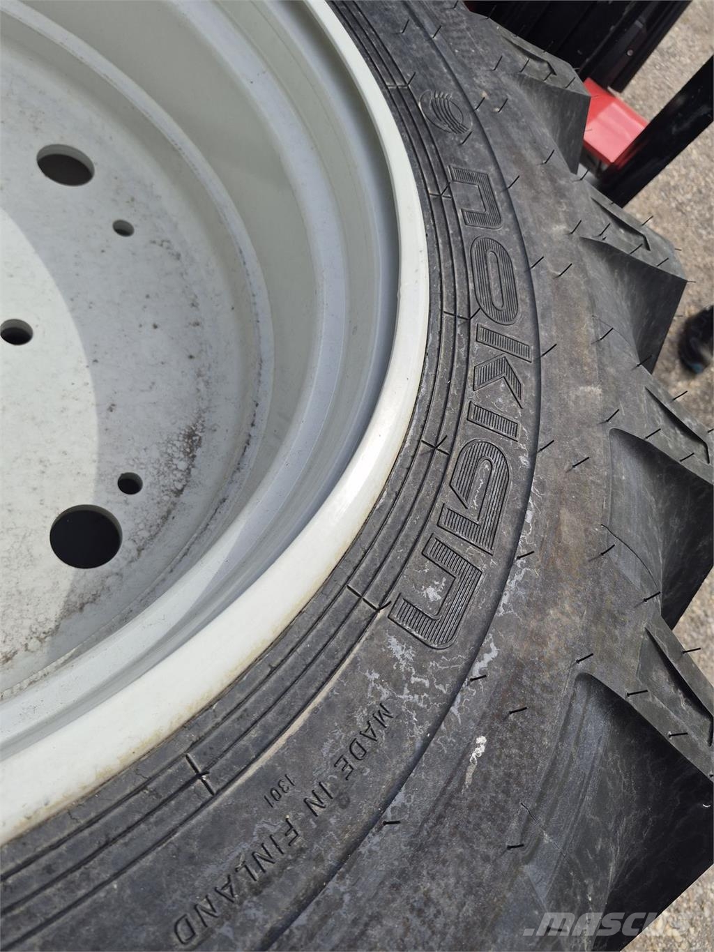 Nokian 20.8R38 & 16.9R28 Ruedas