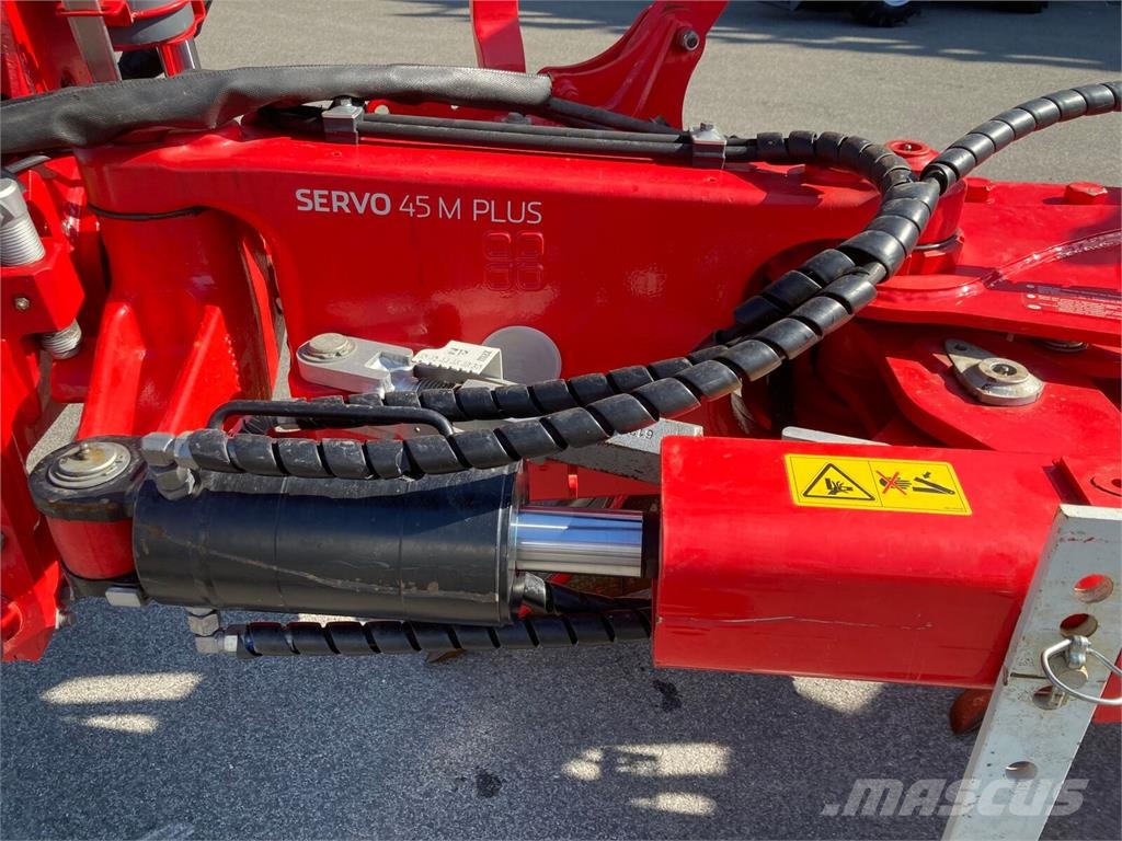Pöttinger Servo 45 M Plus 3/3 Finanzierung Обычные плуги
