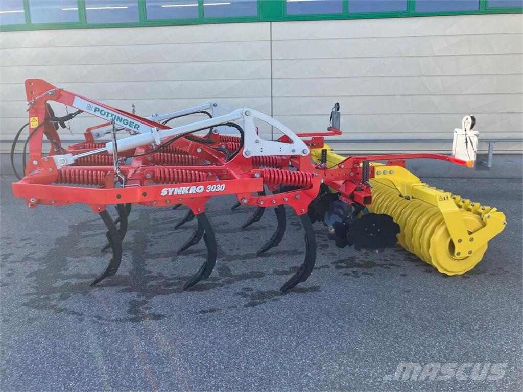 Pöttinger Synkro 3030 Nova Cultivatoren