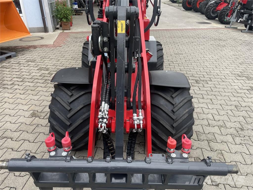 Schäffer 2628 Frontlastere og graveredskap