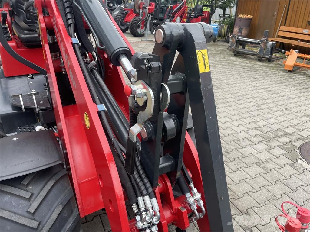Schäffer 2628 Frontlastere og graveredskap