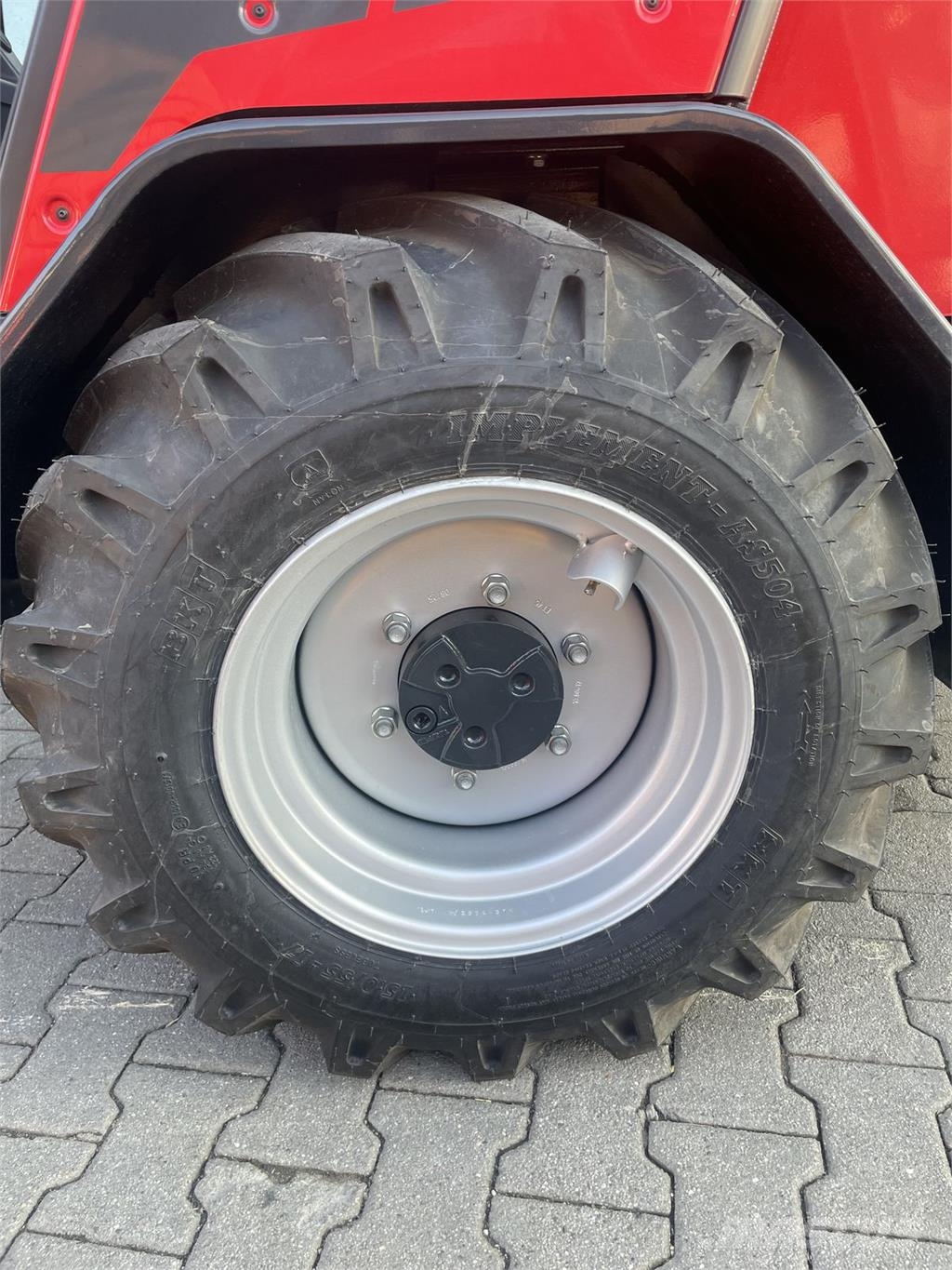 Schäffer 4670 لوادر بعجل