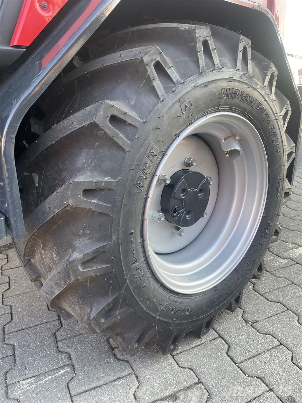 Schäffer 4670 لوادر بعجل