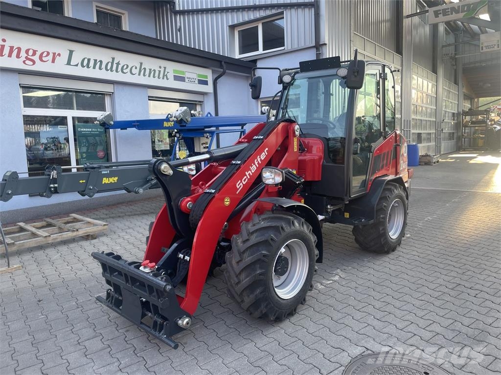 Schäffer 4670 لوادر بعجل