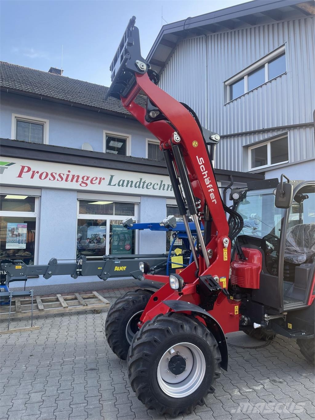 Schäffer 4670 لوادر بعجل