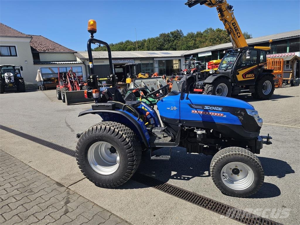 Solis 26 Allrad Mittelschaltung 6+2 Tracteur