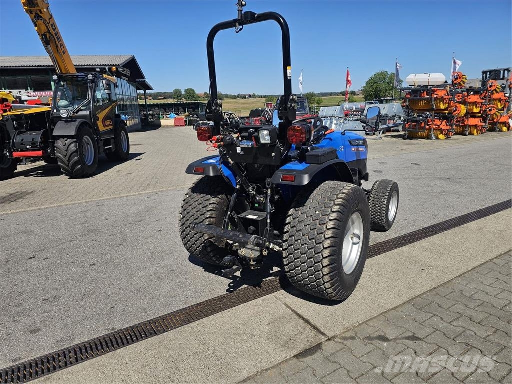 Solis 26 Allrad Mittelschaltung 6+2 Tracteur