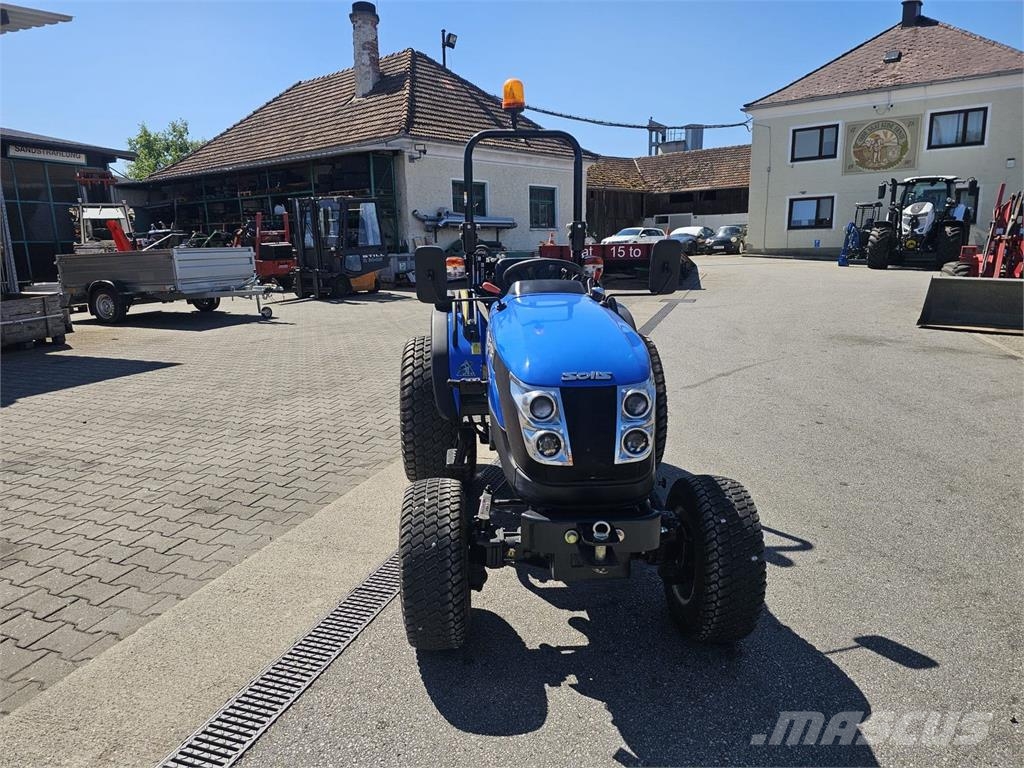 Solis 26 Allrad Mittelschaltung 6+2 Tracteur