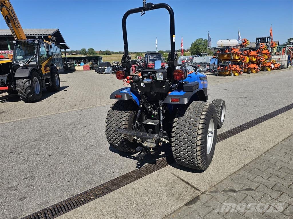 Solis 26 Allrad Mittelschaltung 6+2 Tracteur