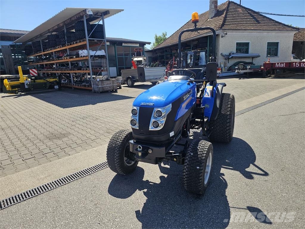 Solis 26 Allrad Mittelschaltung 6+2 Tracteur