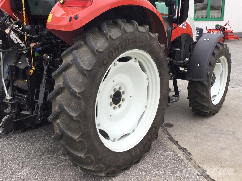 Steyr 4085 Kompakt Traktorit