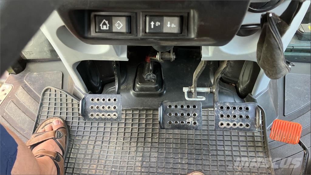 Steyr 4085 Kompakt Traktorit