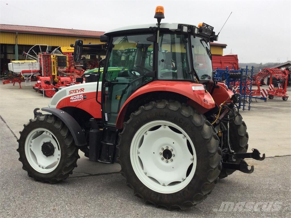 Steyr 4085 Kompakt Traktorit