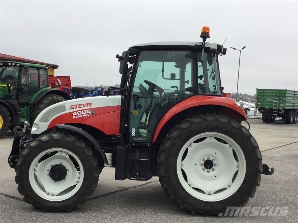 Steyr 4085 Kompakt Traktorit