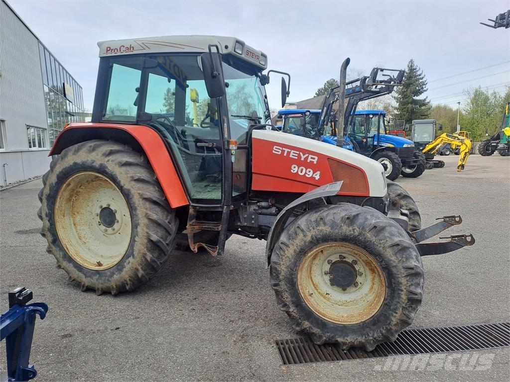 Steyr 9083 M A Traktorit