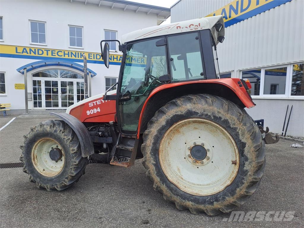 Steyr 9083 M A Traktorit