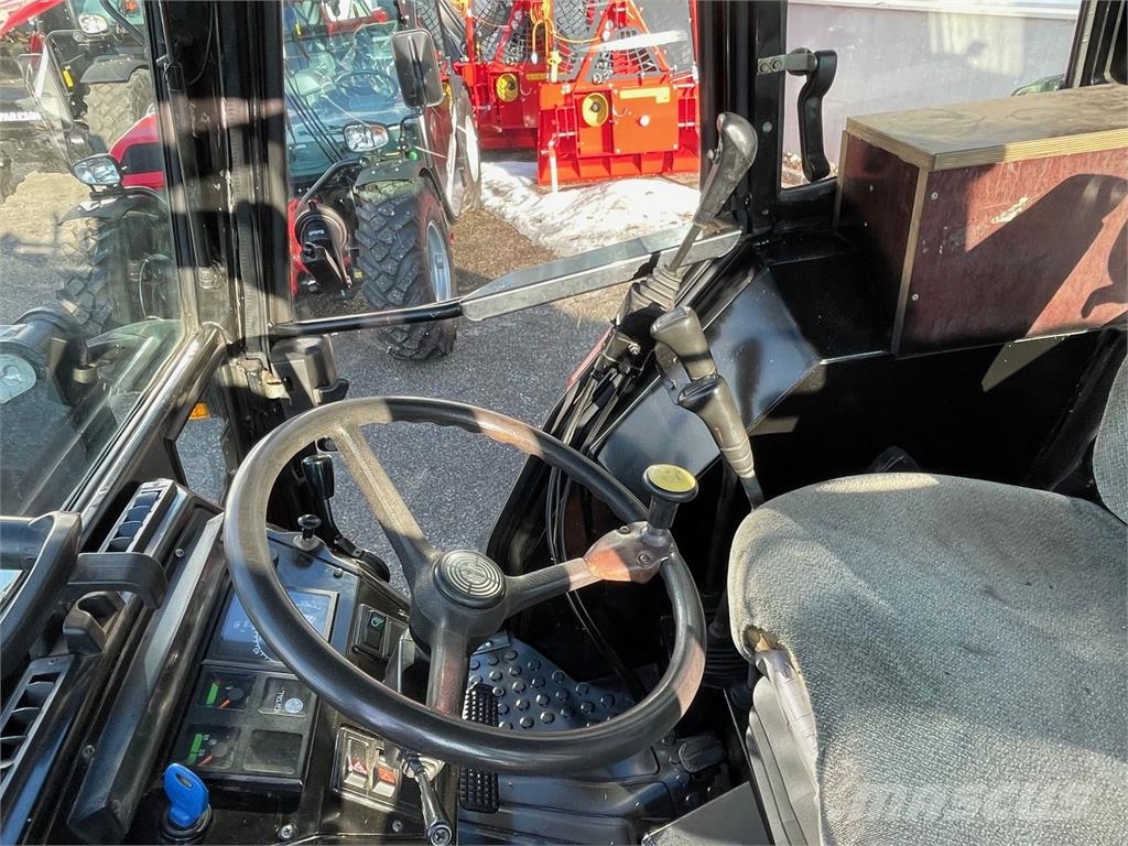 Steyr 975 M A Komfort Traktorit