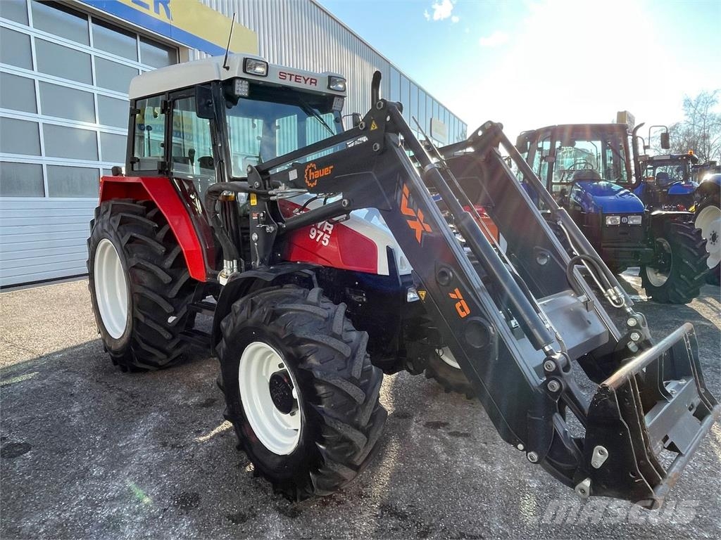 Steyr 975 M A Komfort Traktorit