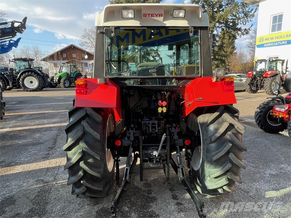 Steyr 975 M A Komfort Traktorit