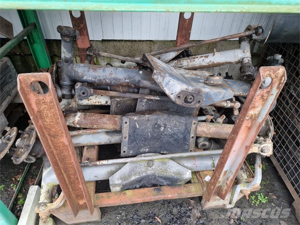 Steyr Diverse Steyr Traktor und Oldtimer Ersatzteile Utilaje agricole - Altele