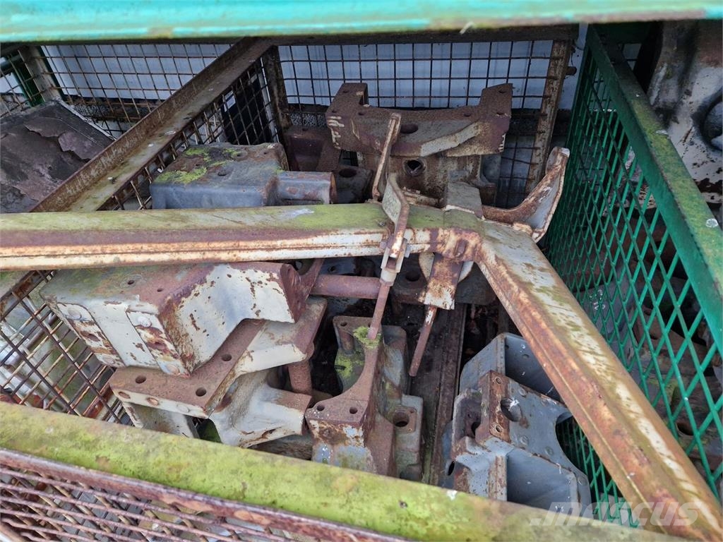 Steyr Diverse Steyr Traktor und Oldtimer Ersatzteile Utilaje agricole - Altele