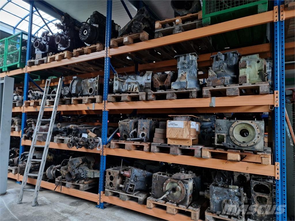 Steyr Diverse Steyr Traktor und Oldtimer Ersatzteile Utilaje agricole - Altele