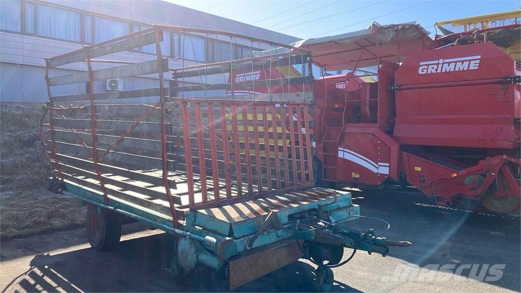 Steyr Junior Self loading trailers