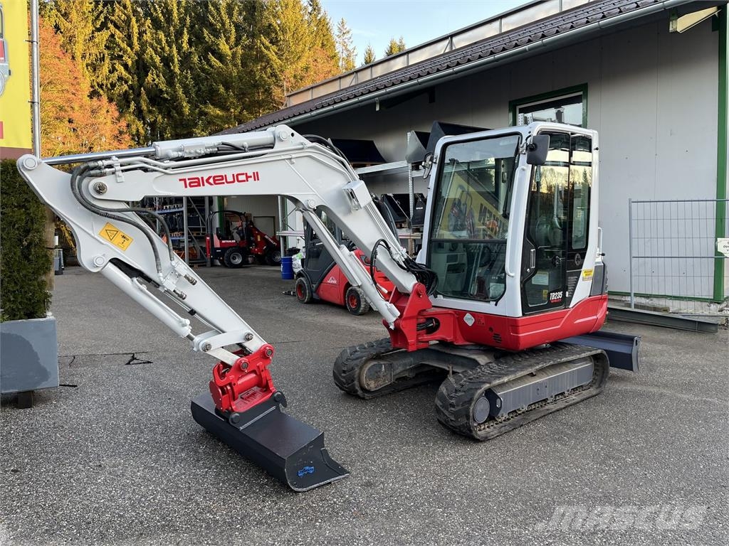 Takeuchi TB 235 mit Powertilt Mini excavators < 7t (Mini diggers)