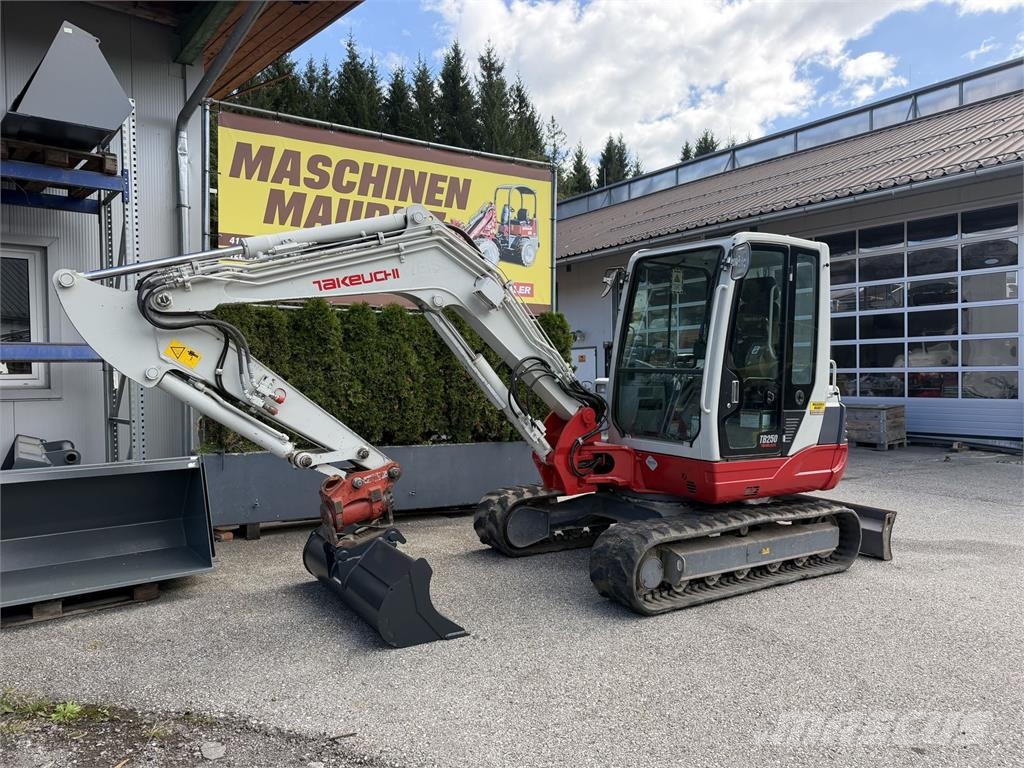 Takeuchi TB 250 Powertilt Minikaivukoneet < 7t