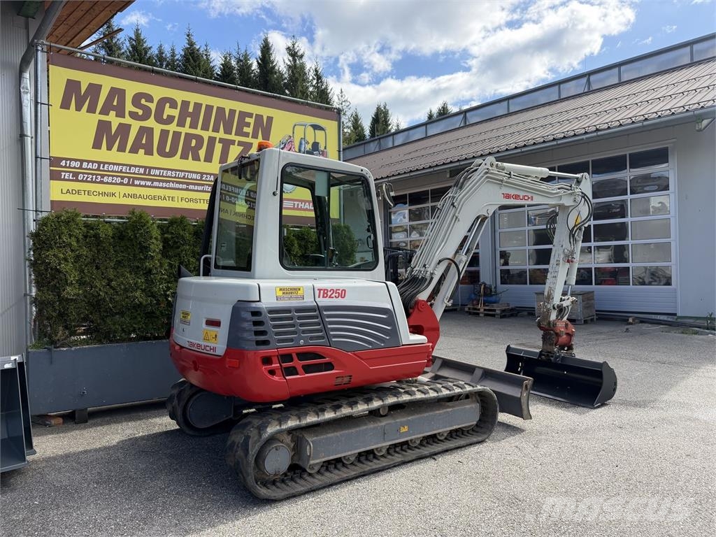 Takeuchi TB 250 Powertilt Minikaivukoneet < 7t