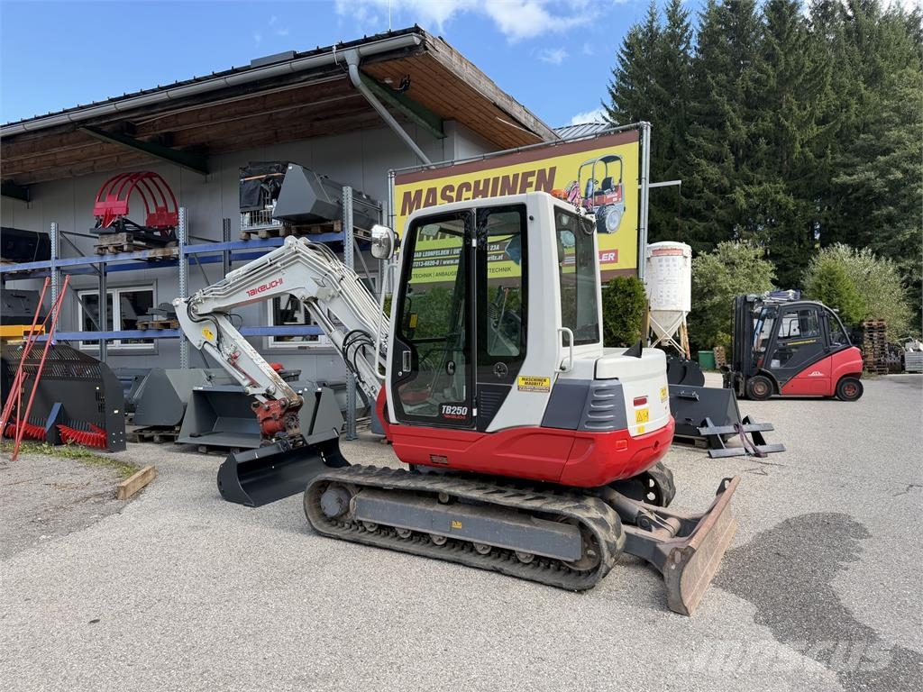 Takeuchi TB 250 Powertilt Minikaivukoneet < 7t