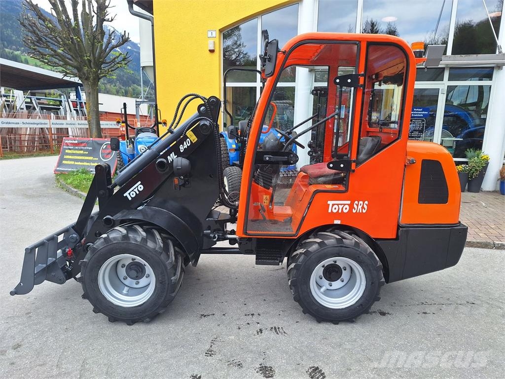 Toyo Hoflader 840 Cargadoras y excavadoras frontales
