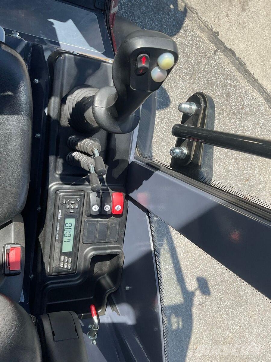 Trejon Flexitrac 1244 Čelni nakladalci in kopači