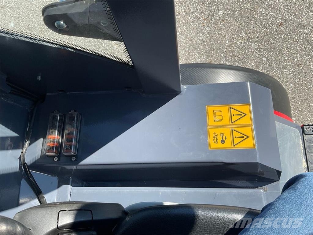 Trejon Flexitrac 1244 Čelni nakladalci in kopači