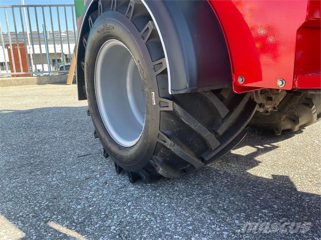 Trejon Flexitrac 1244 Čelni nakladalci in kopači