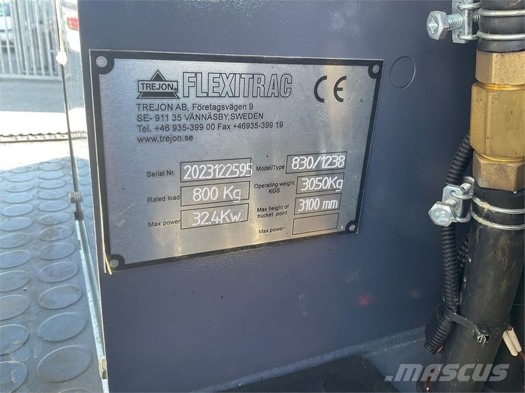 Trejon Flexitrac 1244 Čelni nakladalci in kopači