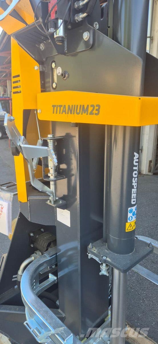 Uniforest Titanium 23 CD + FSW Pilkekoneet, klapikoneet, hakkurit ja sirkkelit