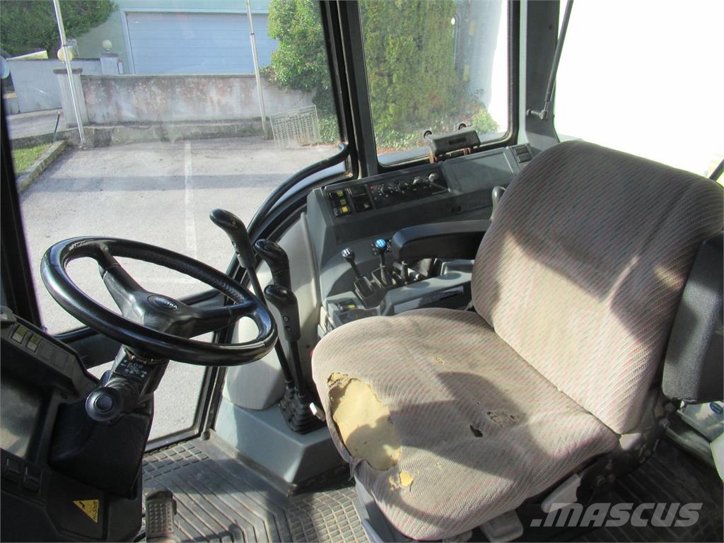 Valtra 6400 Traktorit