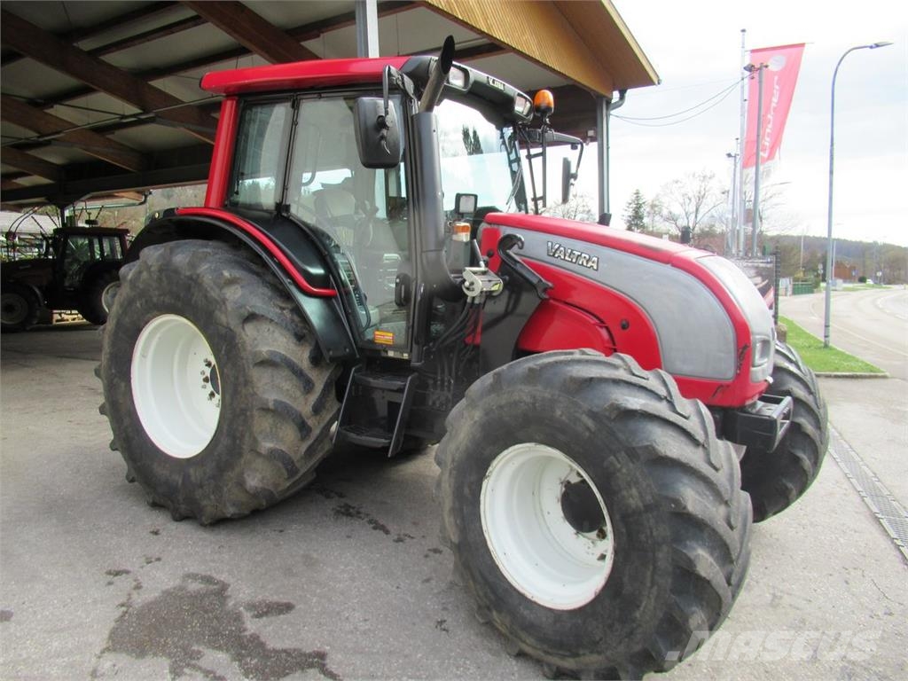 Valtra N 101 Hi-Tech Tractors