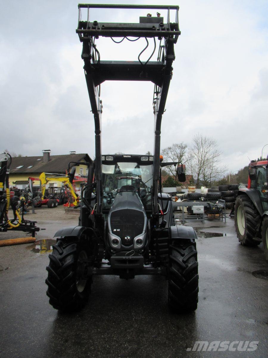 Valtra N 93 HiTech5 曳引機