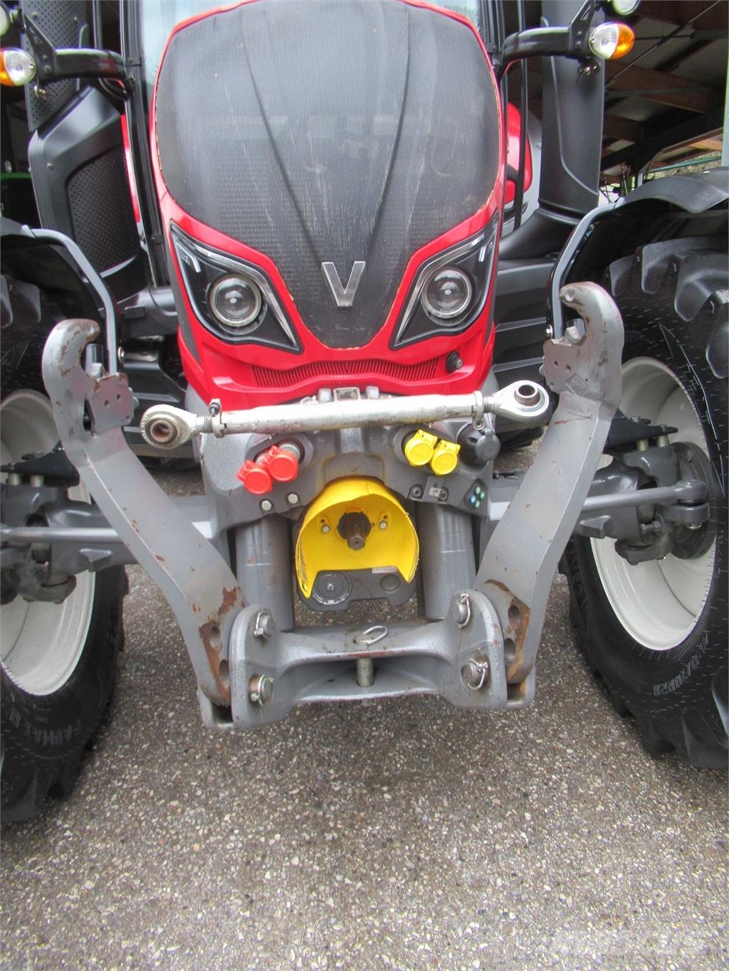 Valtra N134 (Stufe V) Traktory