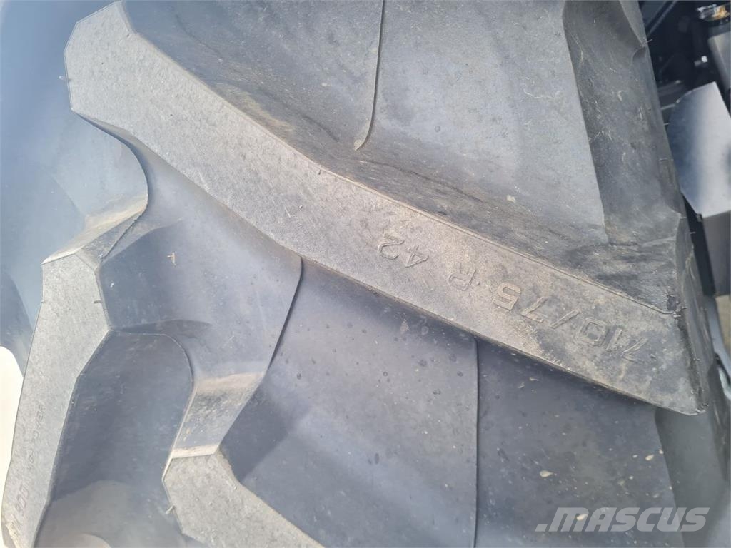 Valtra S394 (Stufe V) Tractoare