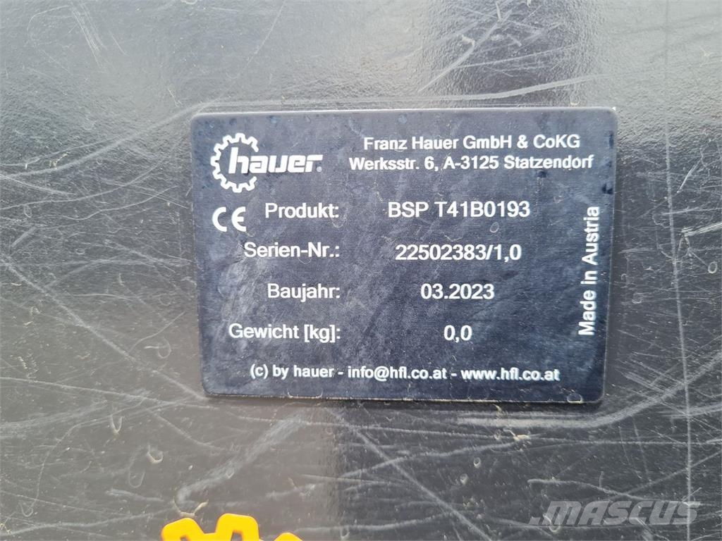 Valtra S394 (Stufe V) Tractoare