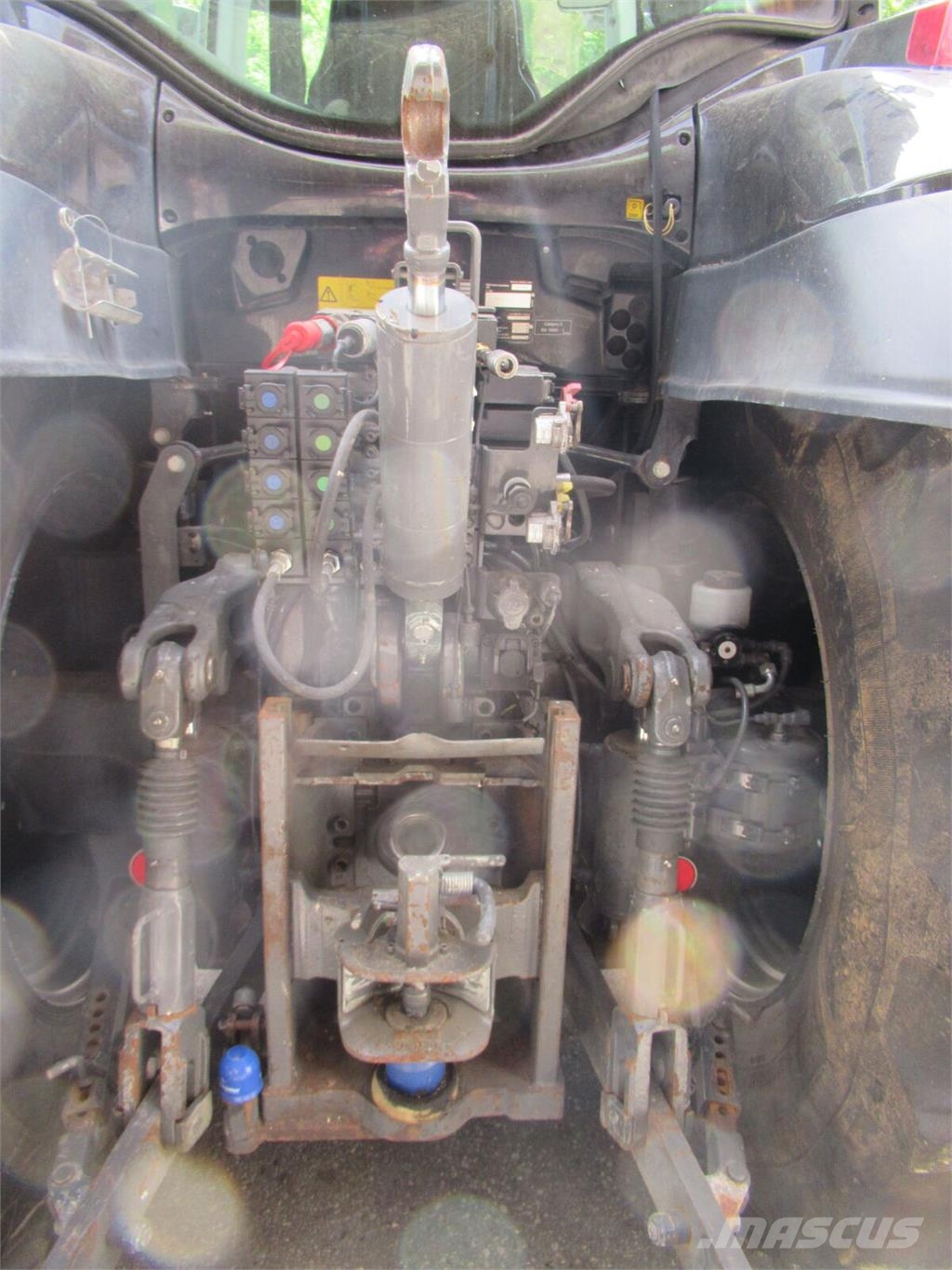 Valtra T 214D Traktoren