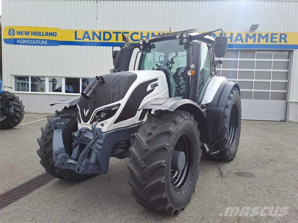 Valtra T 254 Versu الجرارات