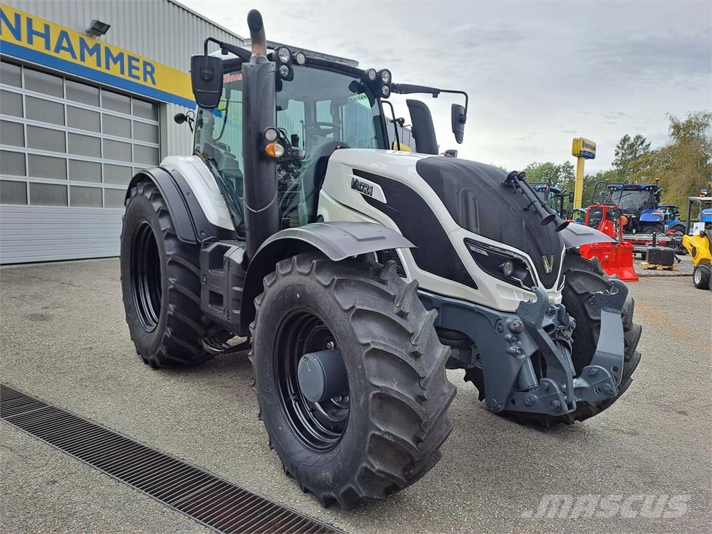Valtra T 254 Versu الجرارات