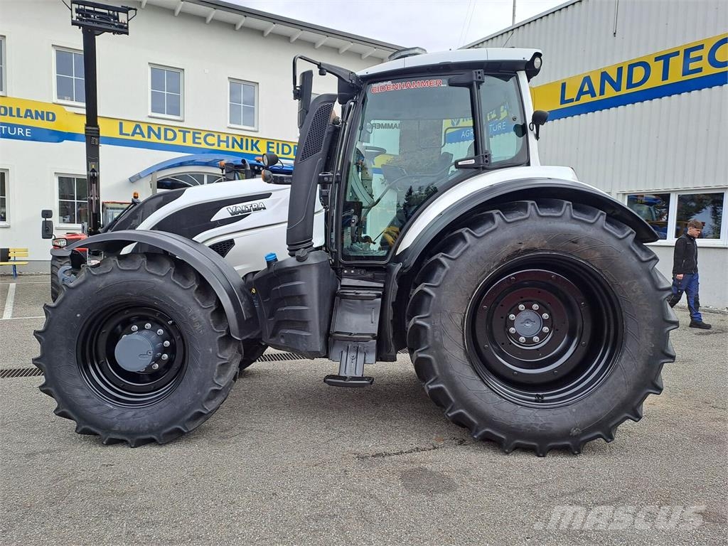 Valtra T 254 Versu الجرارات